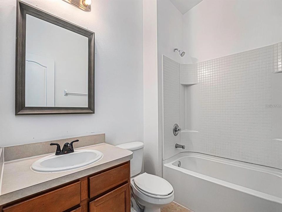 For Sale: $254,900 (2 beds, 2 baths, 1018 Square Feet)