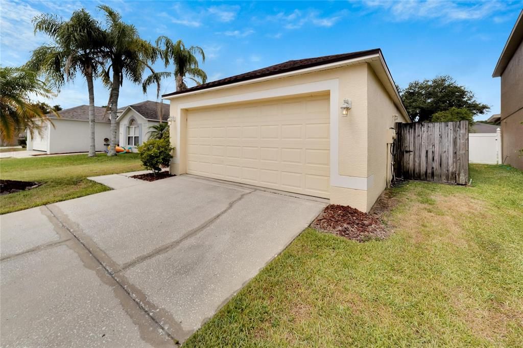 Active With Contract: $349,900 (3 beds, 2 baths, 1424 Square Feet)