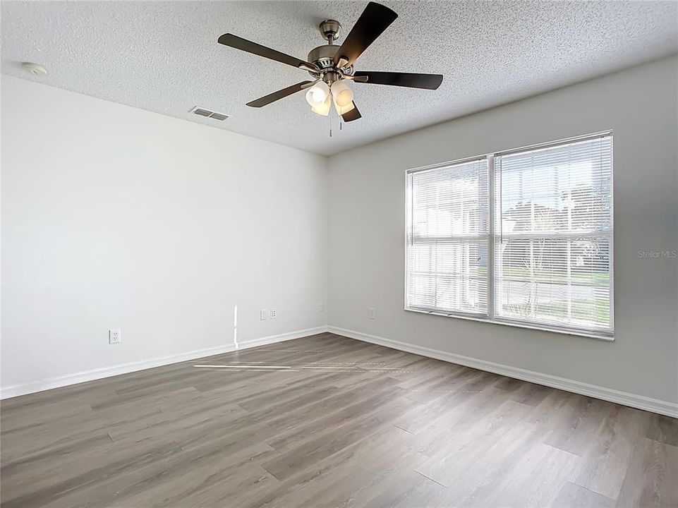 For Sale: $360,000 (3 beds, 2 baths, 1552 Square Feet)