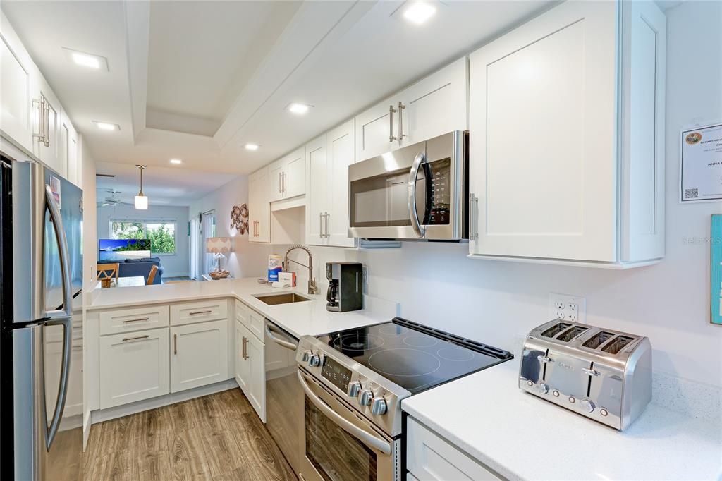 Active With Contract: $645,000 (2 beds, 2 baths, 1079 Square Feet)