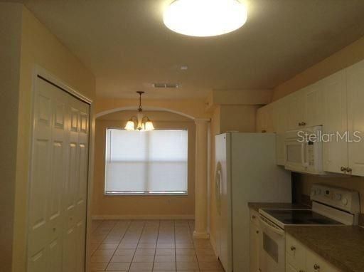 For Rent: $1,717 (2 beds, 2 baths, 33994 Square Feet)