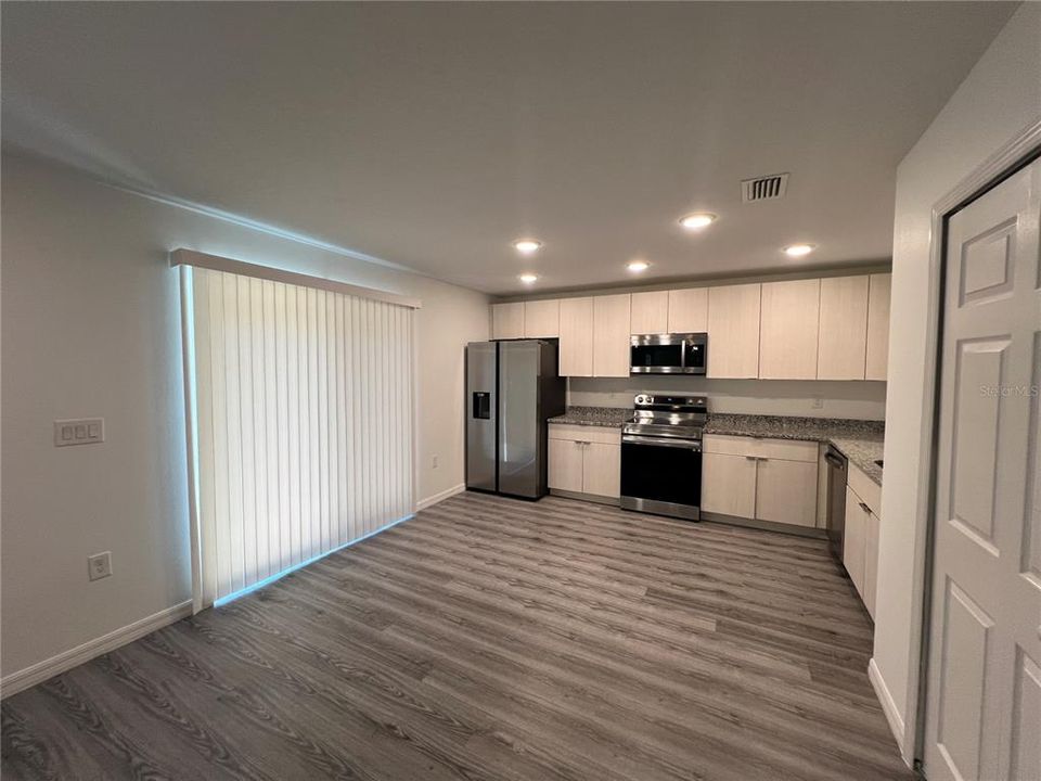 Recently Rented: $1,699 (3 beds, 2 baths, 1371 Square Feet)