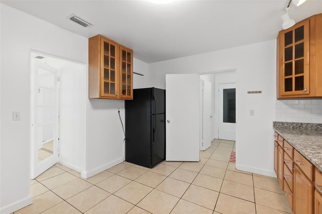 For Rent: $2,200 (2 beds, 2 baths, 1378 Square Feet)