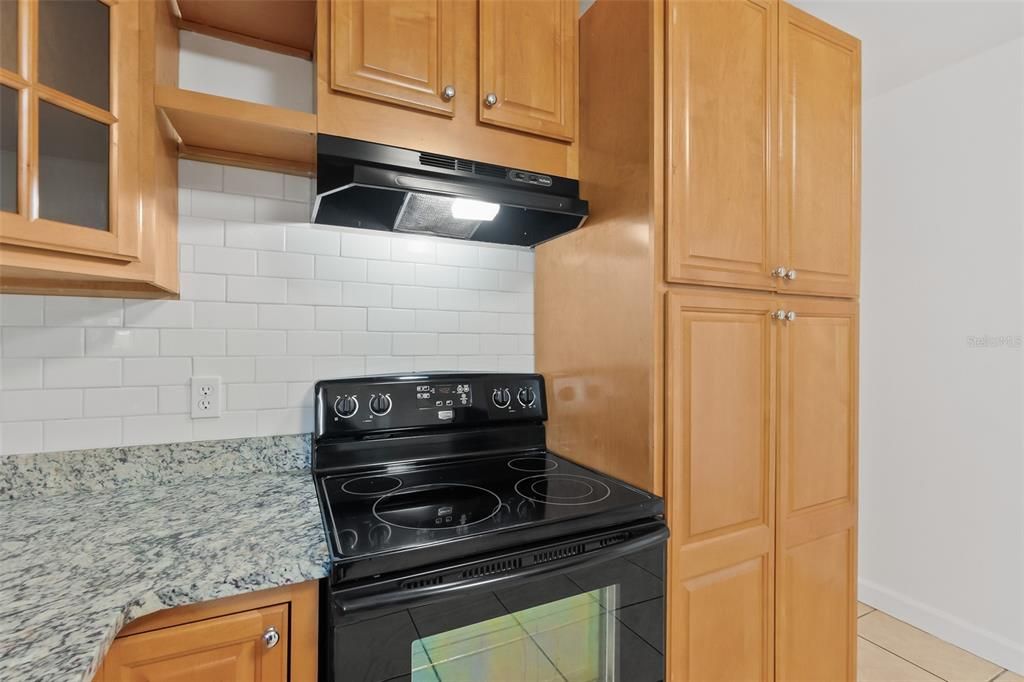 For Rent: $2,200 (2 beds, 2 baths, 1378 Square Feet)