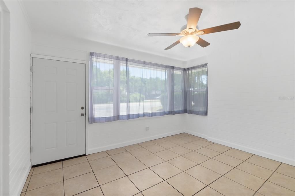 For Rent: $2,200 (2 beds, 2 baths, 1378 Square Feet)