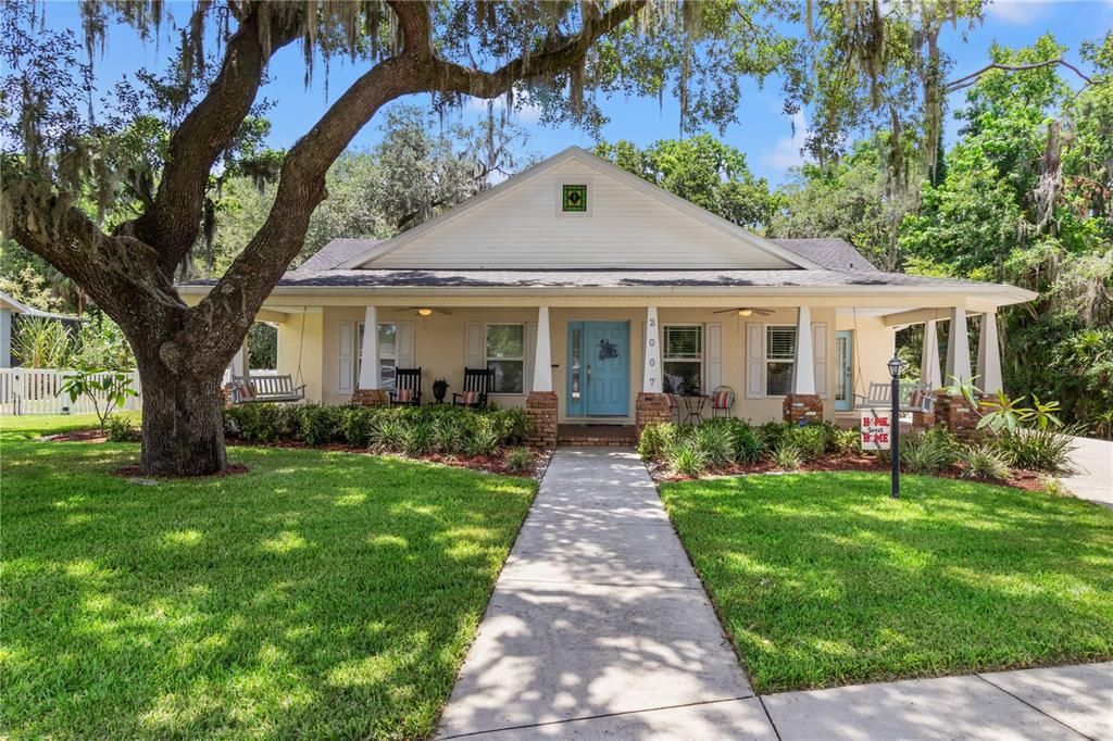 For Sale: $519,999 (3 beds, 2 baths, 1920 Square Feet)