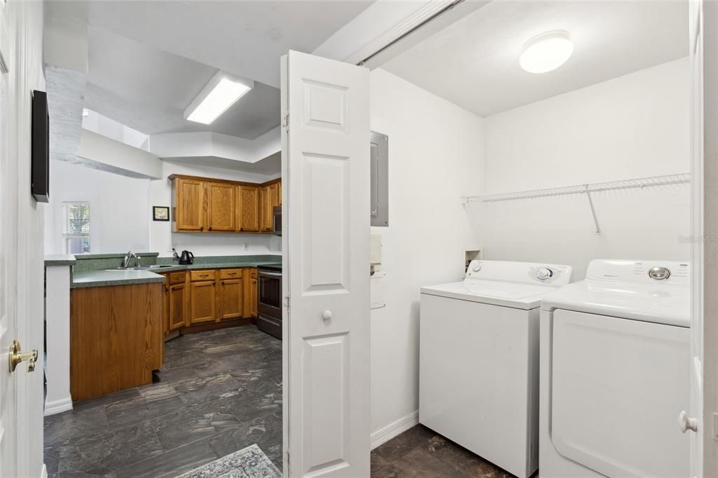 For Sale: $275,000 (2 beds, 2 baths, 1588 Square Feet)