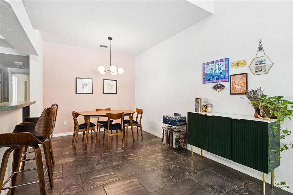 For Sale: $275,000 (2 beds, 2 baths, 1588 Square Feet)