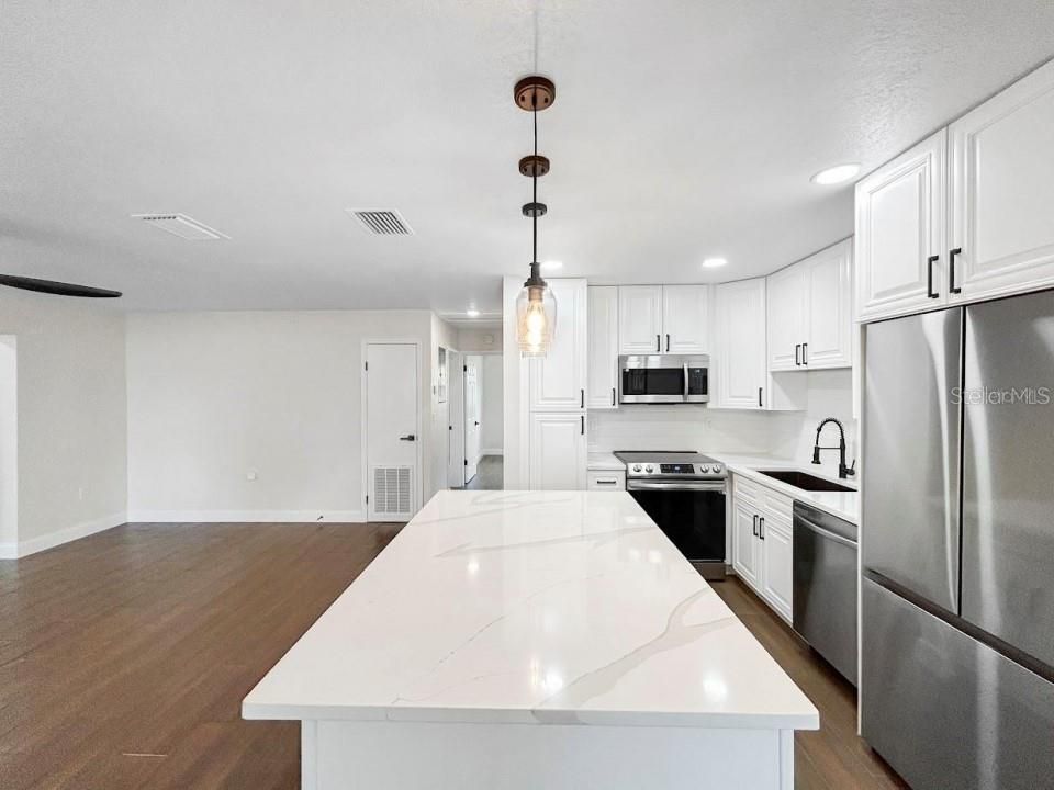 For Sale: $364,000 (3 beds, 2 baths, 1496 Square Feet)