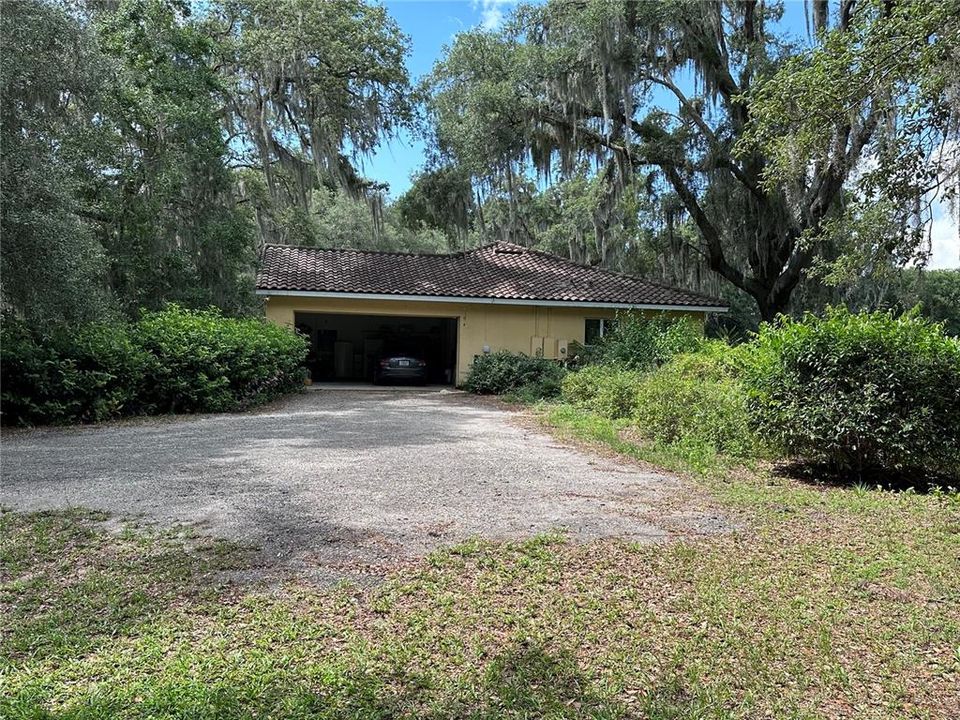 For Sale: $1,200,000 (3 beds, 2 baths, 2700 Square Feet)