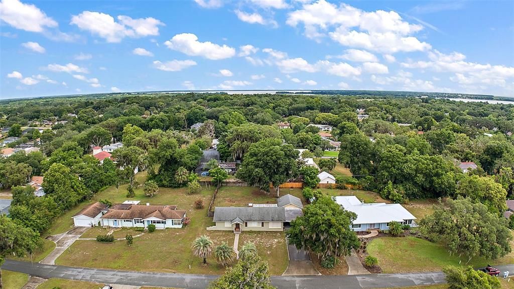 Active With Contract: $300,000 (2 beds, 1 baths, 1568 Square Feet)