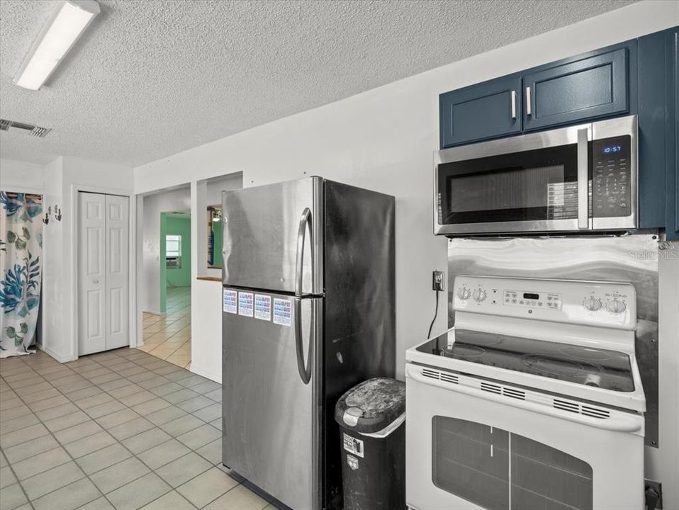 For Sale: $240,000 (2 beds, 2 baths, 1350 Square Feet)