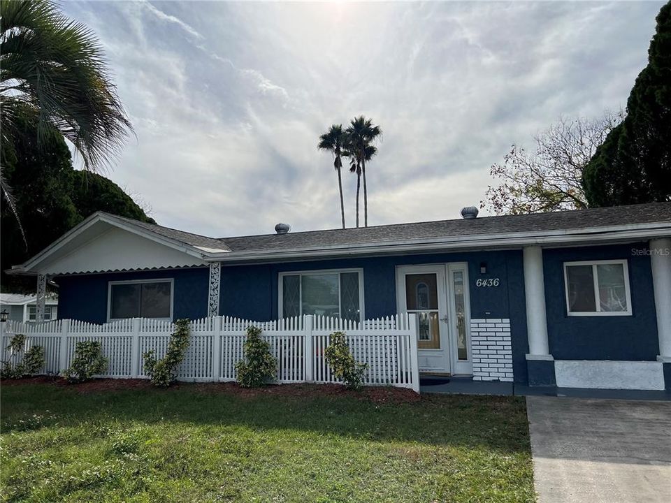 For Rent: $2,250 (4 beds, 2 baths, 1492 Square Feet)