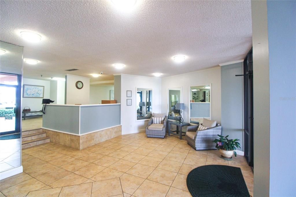 For Sale: $324,000 (1 beds, 1 baths, 719 Square Feet)