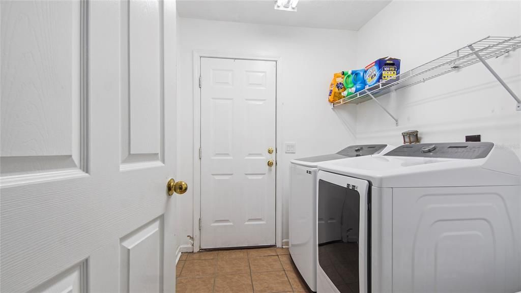 For Sale: $310,000 (3 beds, 2 baths, 1637 Square Feet)