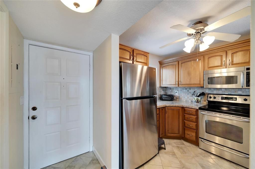 For Sale: $505,000 (2 beds, 2 baths, 1104 Square Feet)