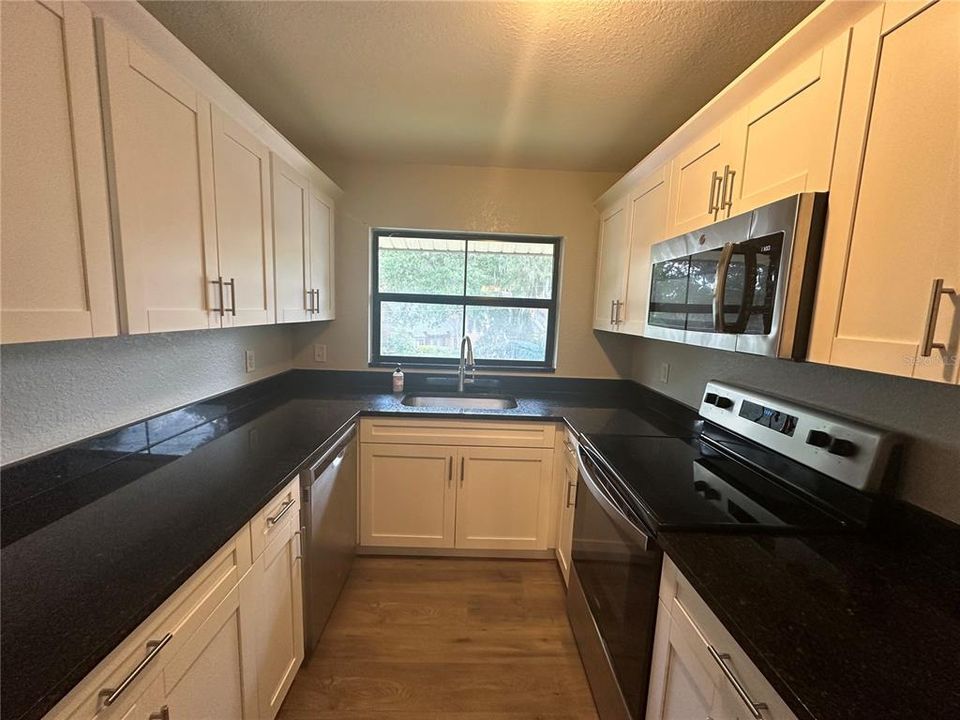 For Rent: $1,550 (2 beds, 2 baths, 1036 Square Feet)