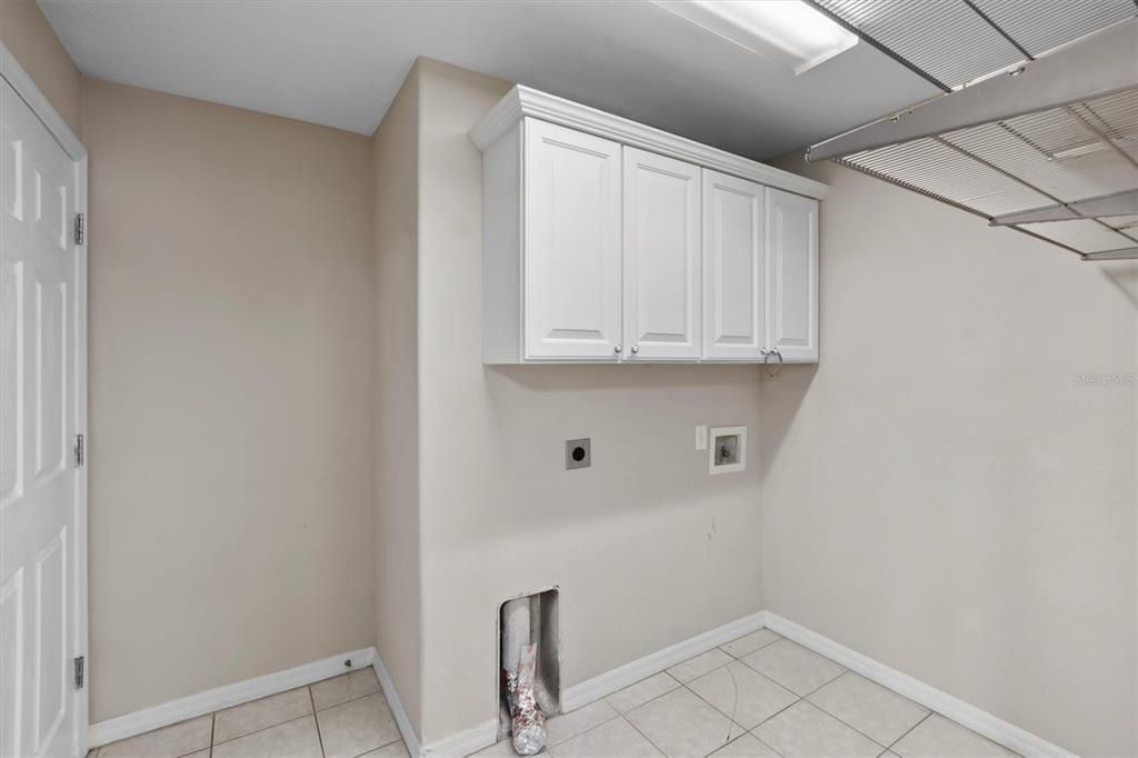 For Sale: $313,000 (3 beds, 2 baths, 1635 Square Feet)
