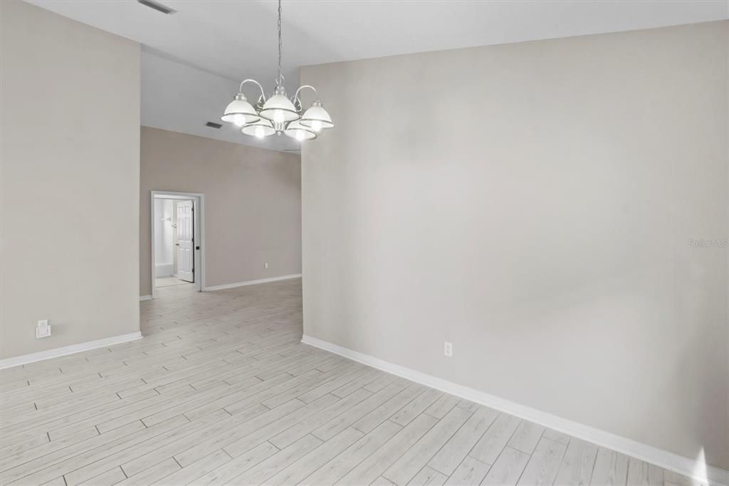 For Sale: $313,000 (3 beds, 2 baths, 1635 Square Feet)