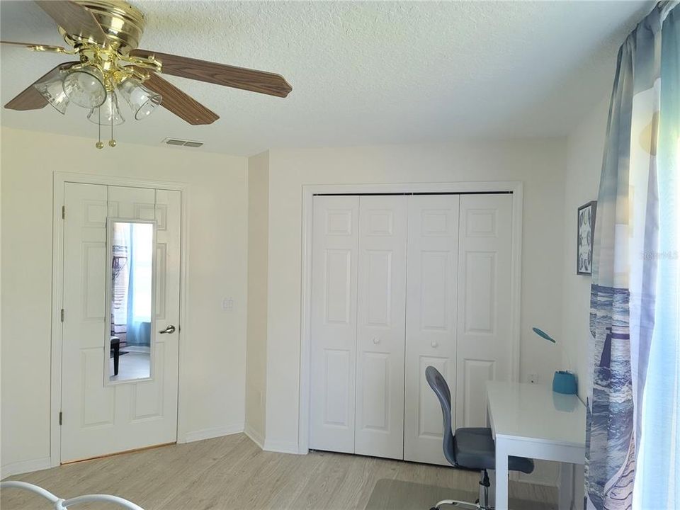 For Rent: $2,390 (4 beds, 2 baths, 2515 Square Feet)