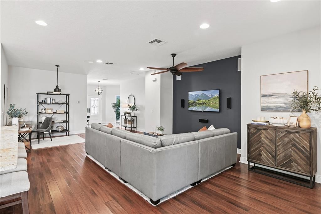Active With Contract: $699,500 (4 beds, 2 baths, 1906 Square Feet)