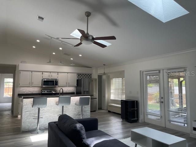 For Sale: $459,000 (4 beds, 2 baths, 1672 Square Feet)