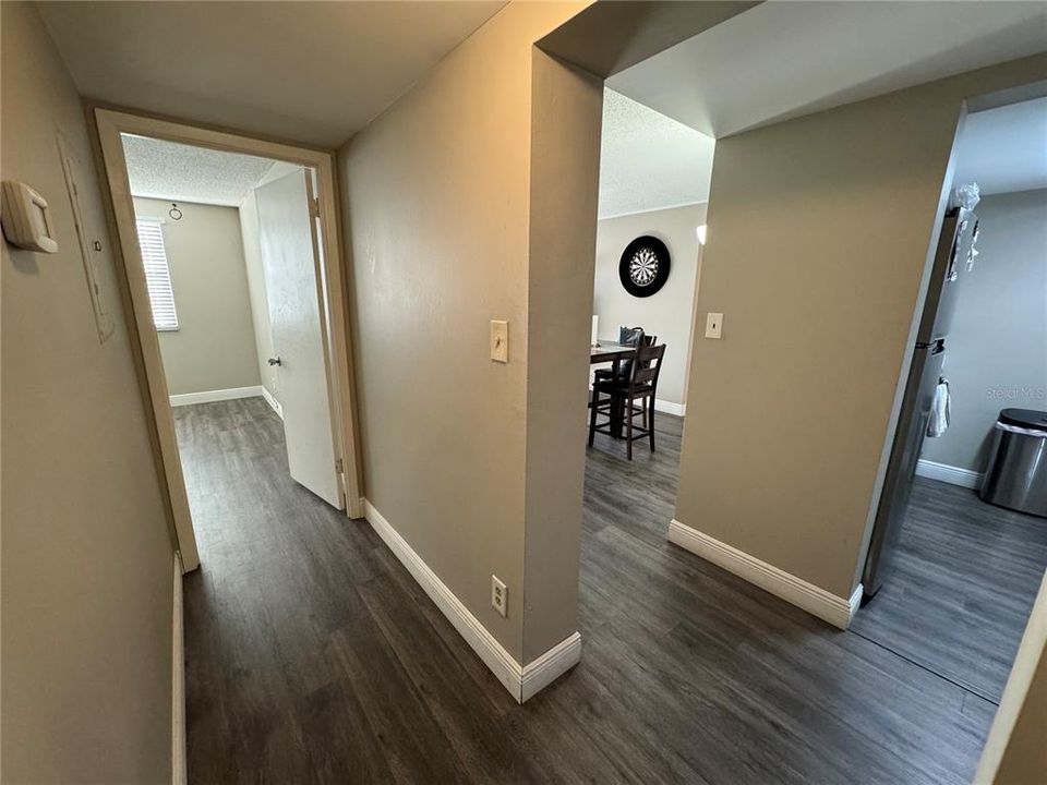 For Sale: $134,900 (2 beds, 2 baths, 1094 Square Feet)