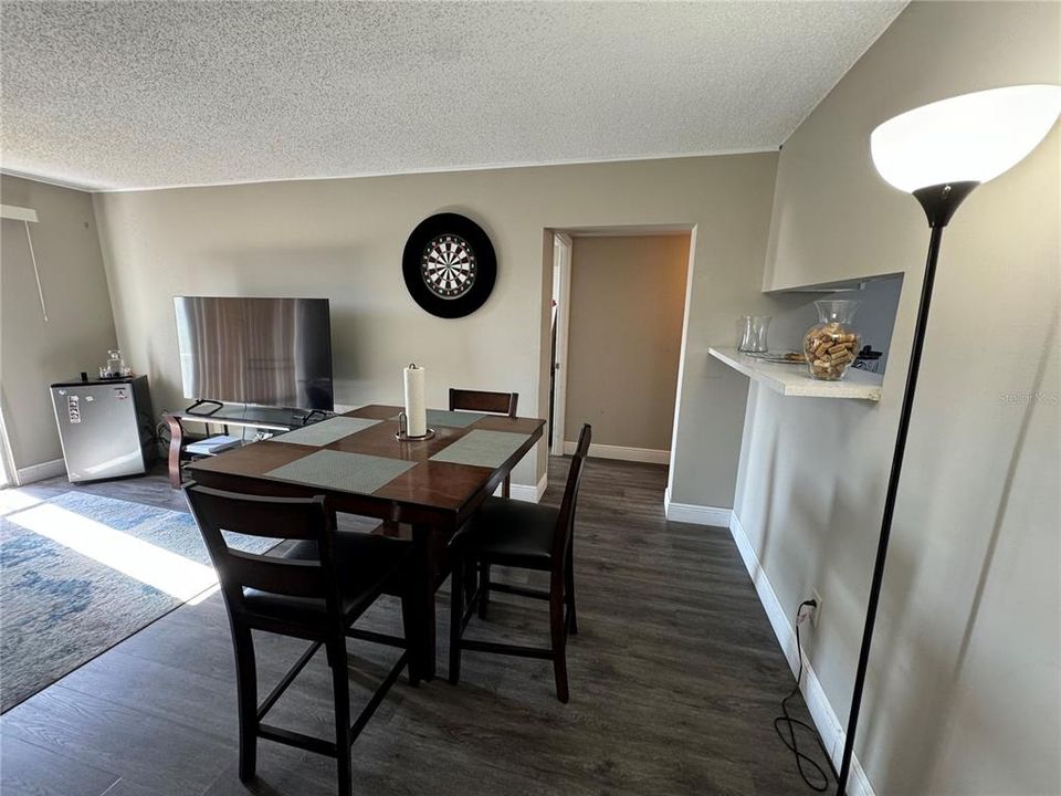 For Sale: $134,900 (2 beds, 2 baths, 1094 Square Feet)