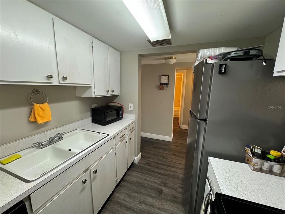 For Sale: $134,900 (2 beds, 2 baths, 1094 Square Feet)