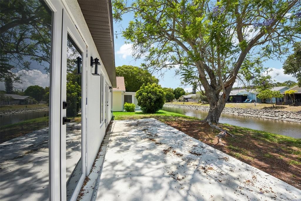 For Sale: $475,000 (3 beds, 2 baths, 1974 Square Feet)