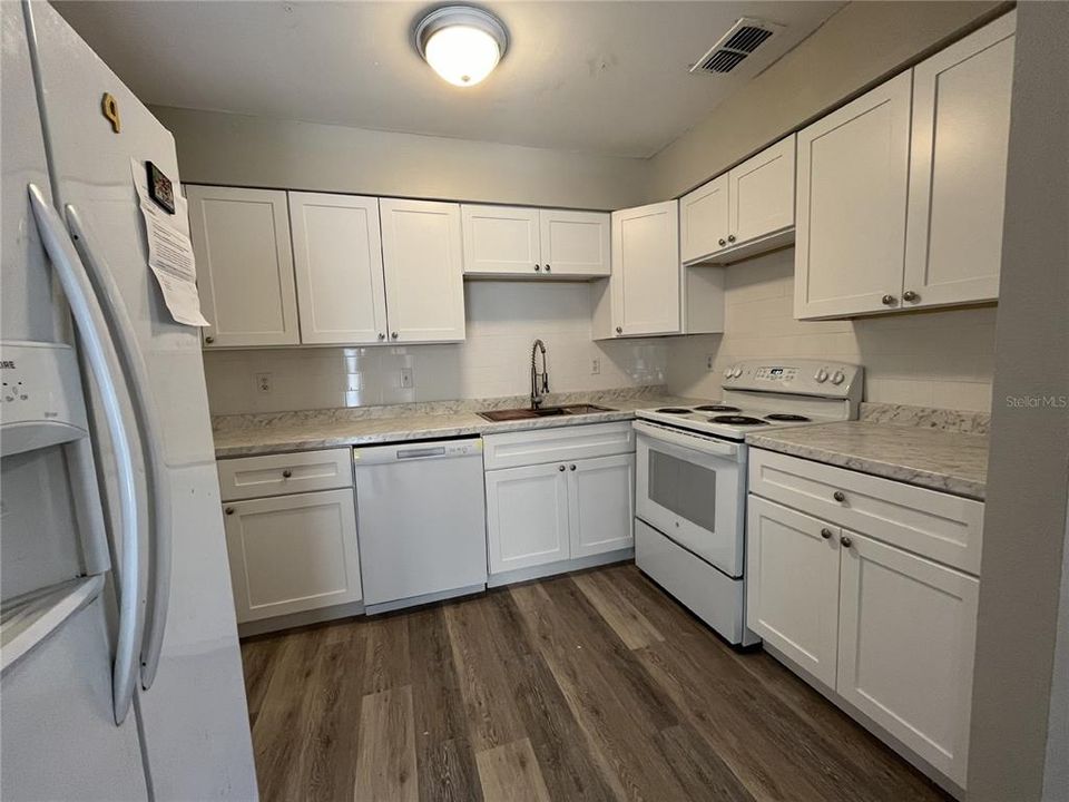 For Rent: $1,695 (2 beds, 2 baths, 992 Square Feet)