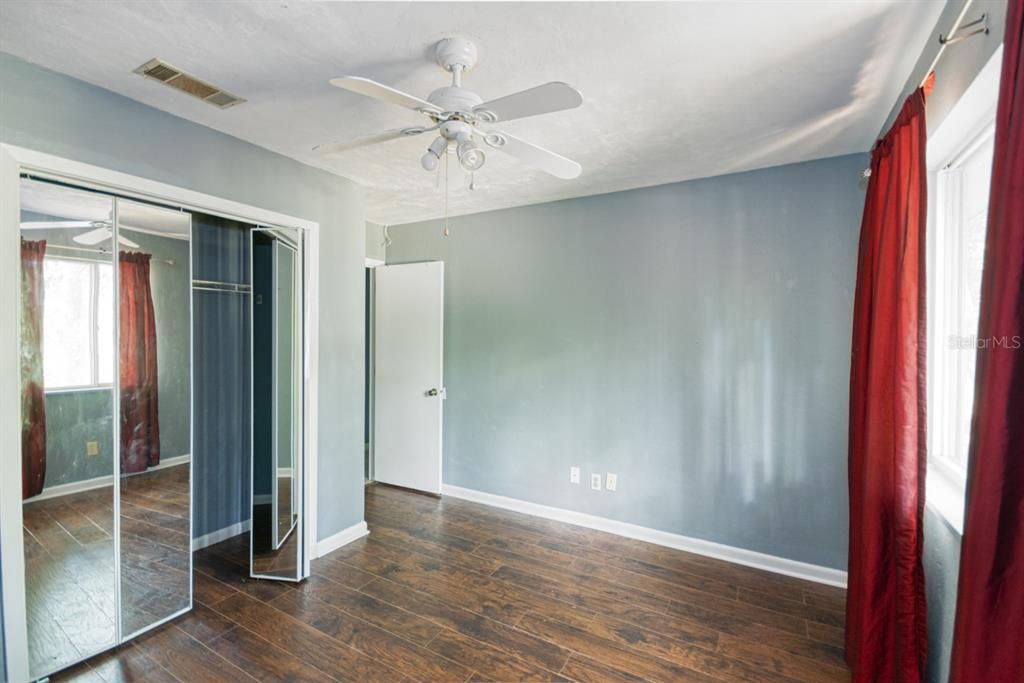 For Sale: $335,000 (3 beds, 2 baths, 1668 Square Feet)