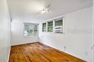 Recently Rented: $995 (1 beds, 1 baths, 340 Square Feet)