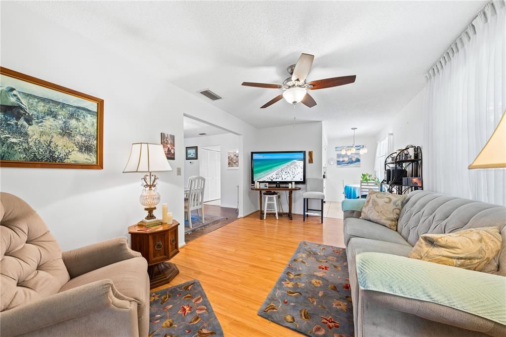 For Sale: $449,000 (3 beds, 2 baths, 1508 Square Feet)