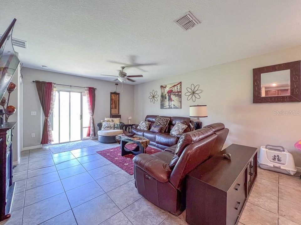 For Sale: $390,000 (5 beds, 2 baths, 2389 Square Feet)