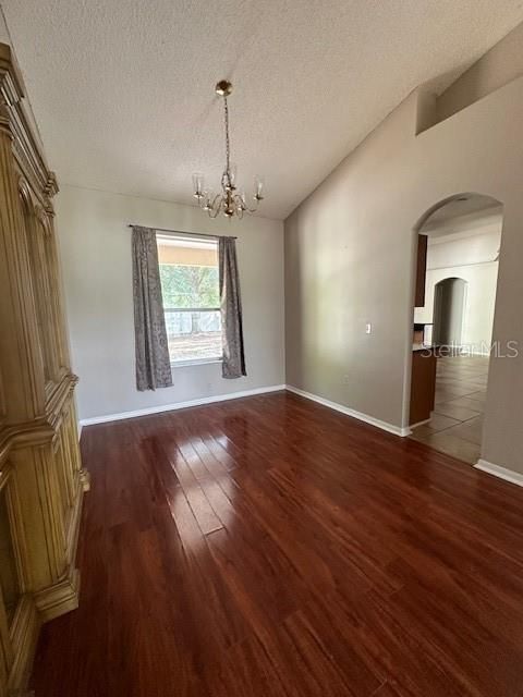 For Rent: $1,999 (3 beds, 2 baths, 1834 Square Feet)