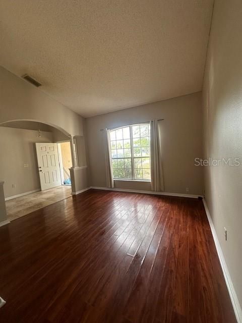 For Rent: $1,999 (3 beds, 2 baths, 1834 Square Feet)