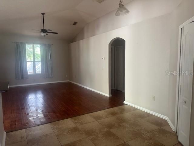 For Rent: $1,999 (3 beds, 2 baths, 1834 Square Feet)