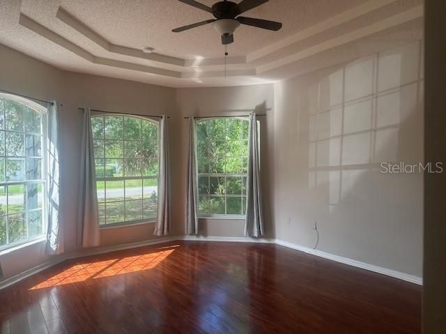 For Rent: $1,999 (3 beds, 2 baths, 1834 Square Feet)