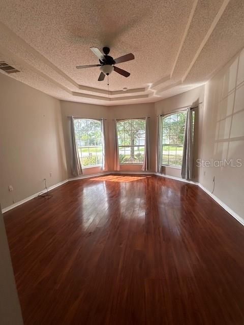 For Rent: $1,999 (3 beds, 2 baths, 1834 Square Feet)