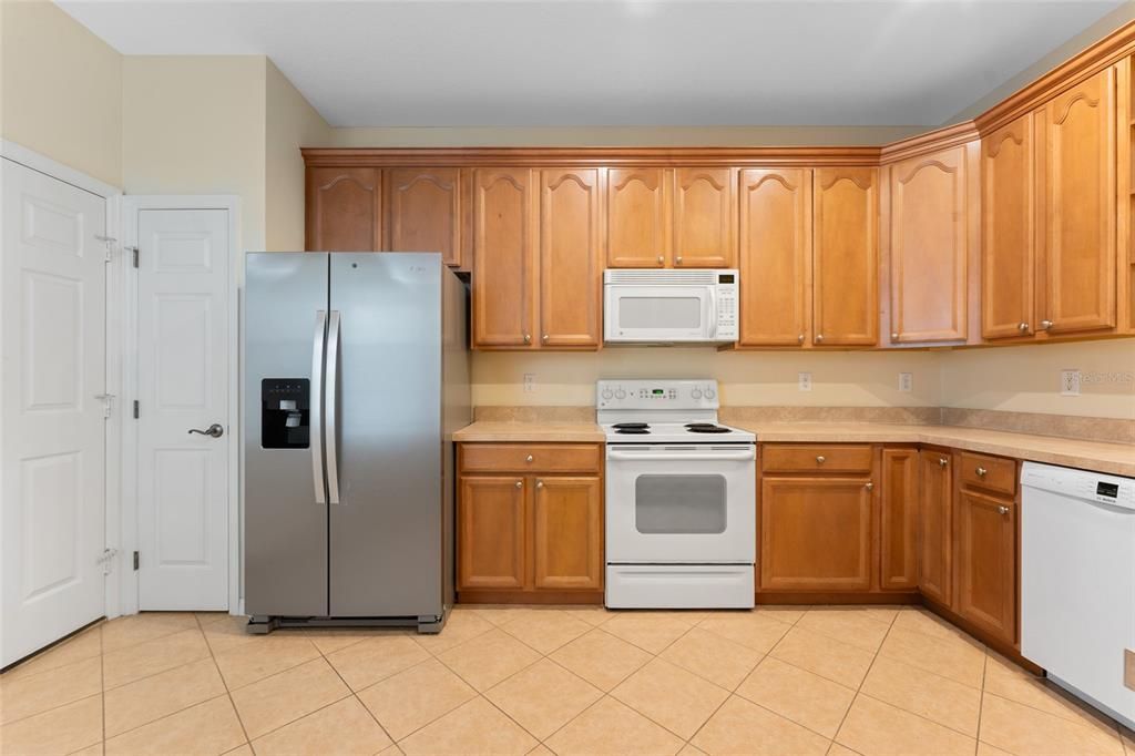 For Sale: $400,000 (2 beds, 2 baths, 1767 Square Feet)