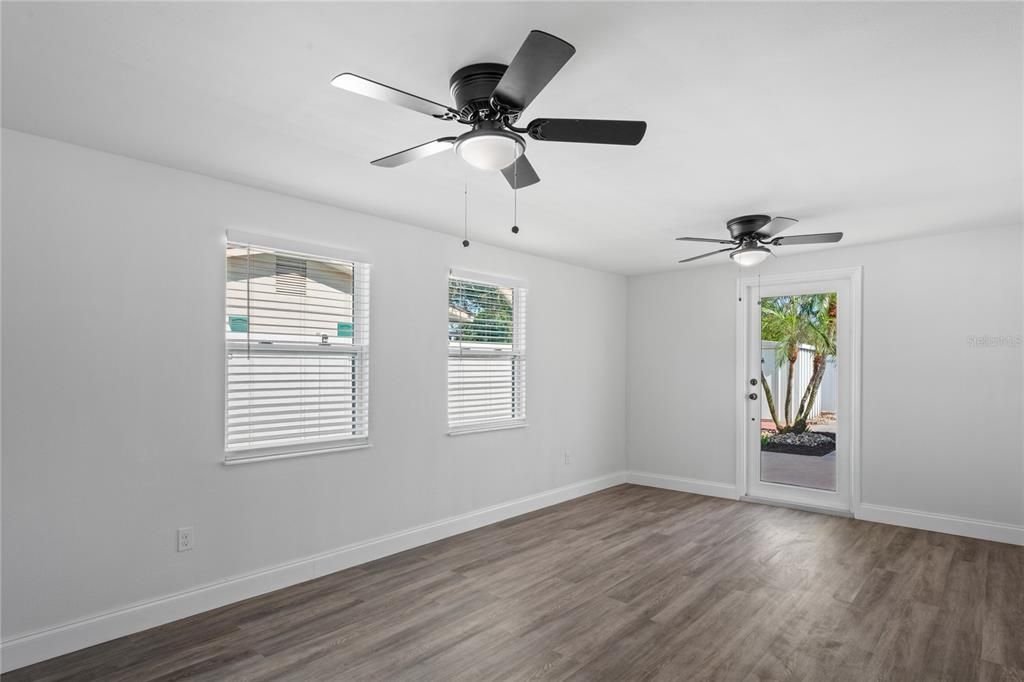 Active With Contract: $565,000 (3 beds, 2 baths, 1596 Square Feet)