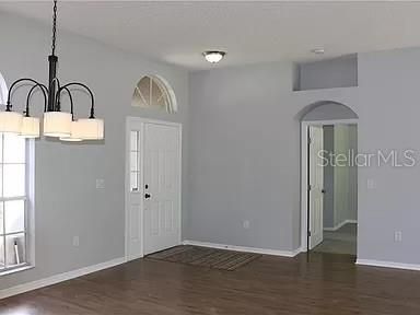 For Rent: $2,800 (4 beds, 3 baths, 2407 Square Feet)