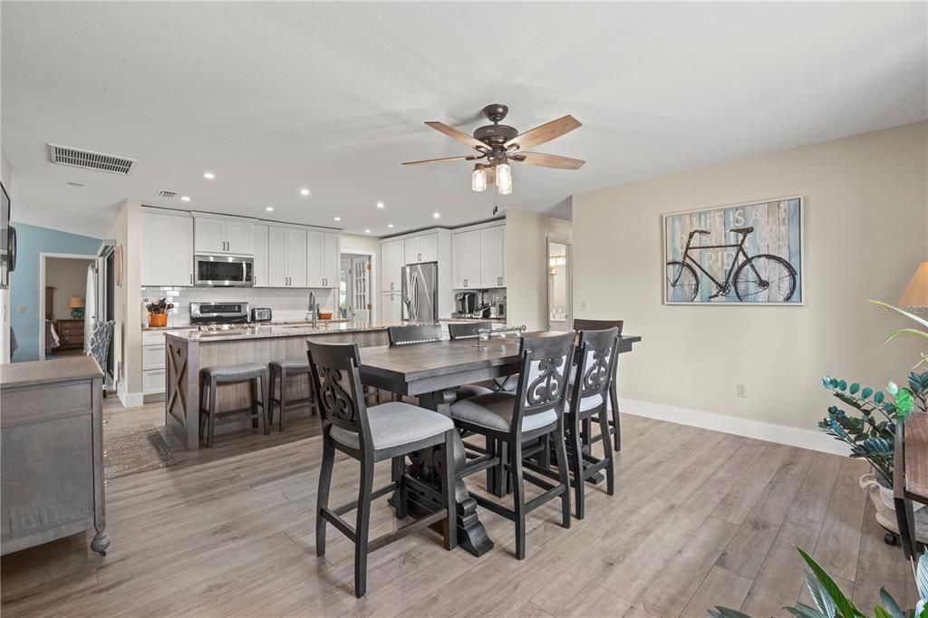 Active With Contract: $498,900 (3 beds, 3 baths, 2469 Square Feet)