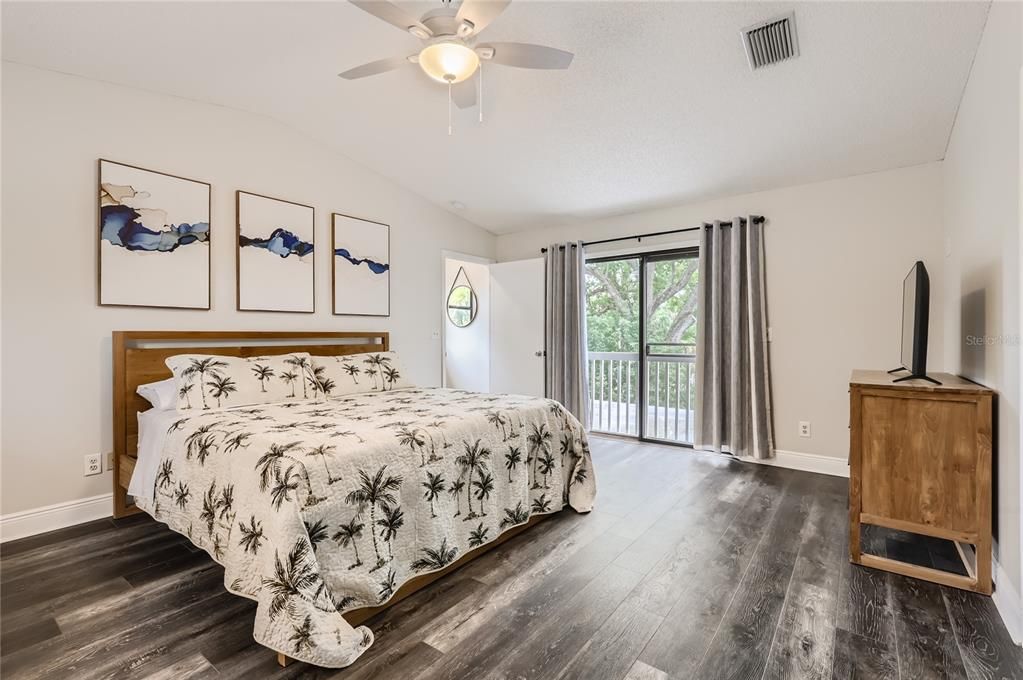 Active With Contract: $825,000 (5 beds, 3 baths, 2650 Square Feet)
