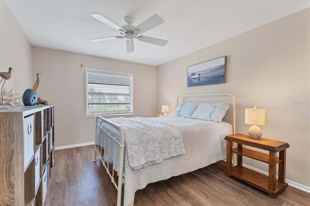 Active With Contract: $275,000 (1 beds, 1 baths, 754 Square Feet)