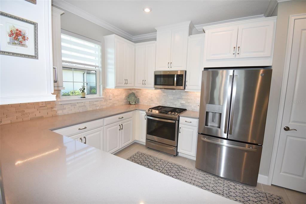 For Sale: $549,900 (2 beds, 2 baths, 1558 Square Feet)