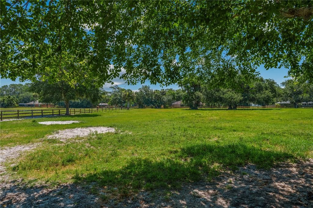 For Sale: $559,000 (3 beds, 2 baths, 2251 Square Feet)