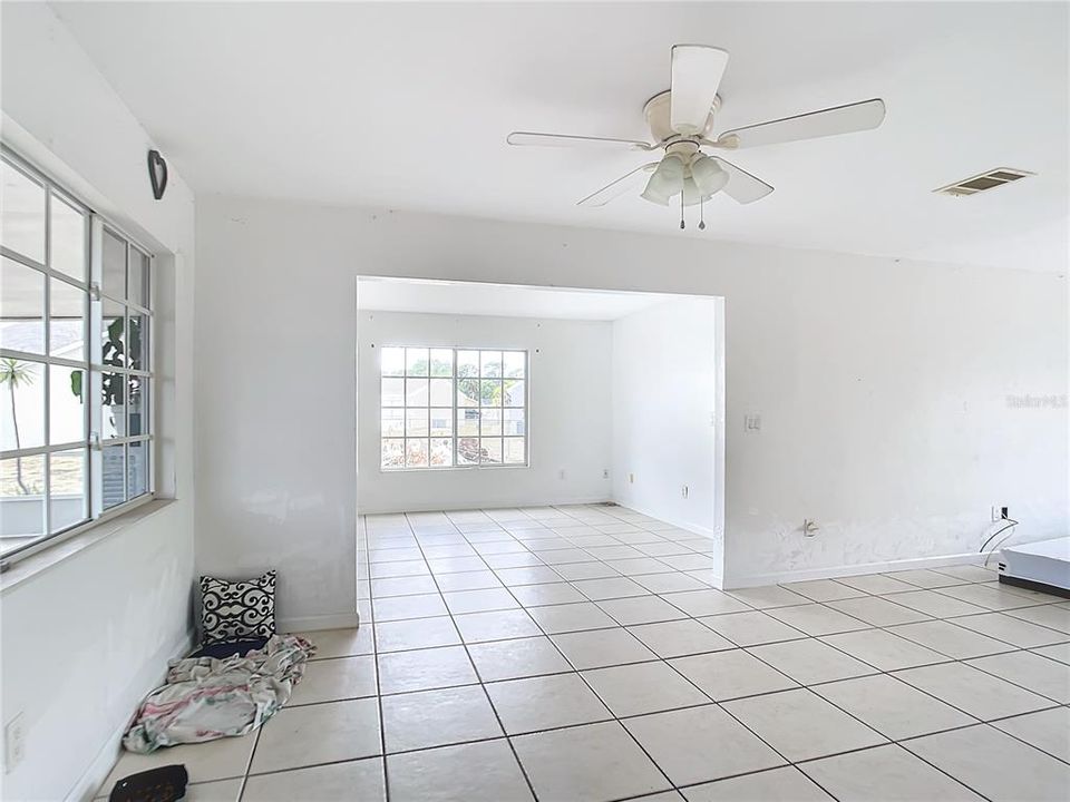 For Sale: $220,000 (3 beds, 2 baths, 1316 Square Feet)