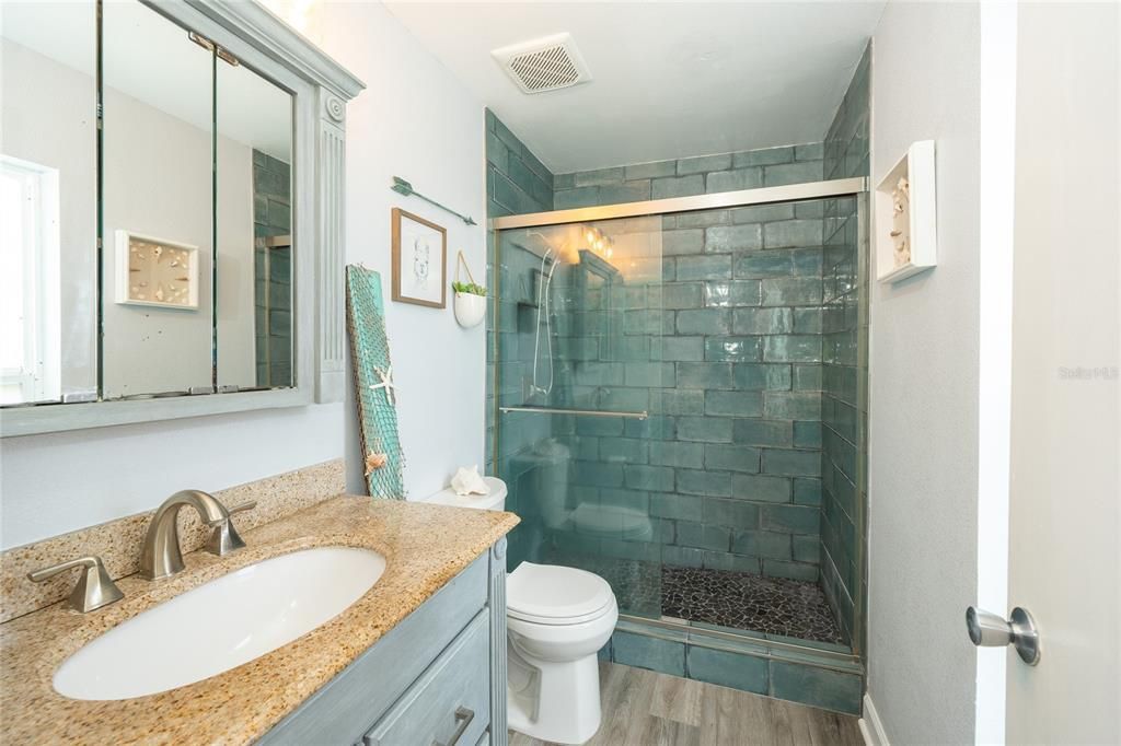 Active With Contract: $389,900 (3 beds, 2 baths, 1410 Square Feet)